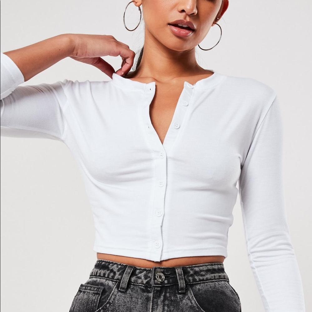 MISSGUIDED white button front mid sleeve crop top